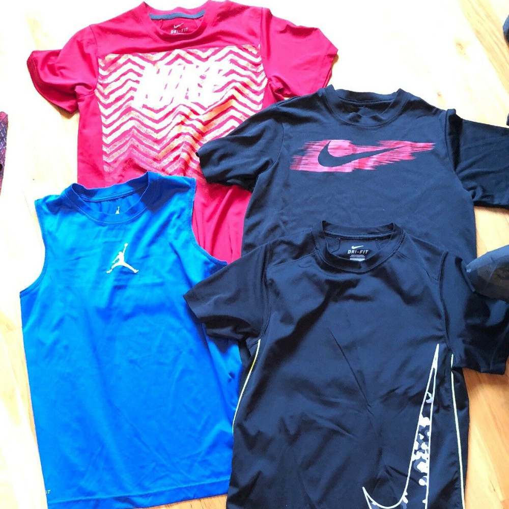 4 Nike Boys T Shirts Size MEDIUM